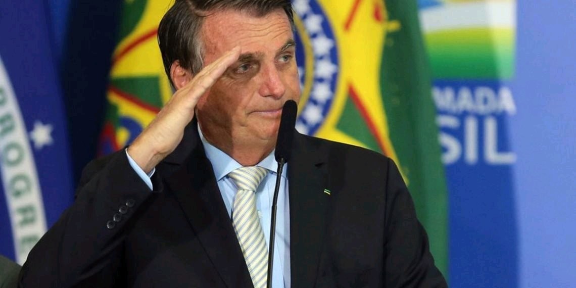 Bolsonaro derrotaria Lula e venceria todos os seus adversários se a eleição presidencial fosse hoje: Entenda