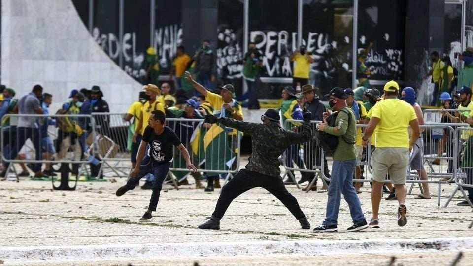 Bolsonaristas desafiam Moraes e planejam celebrar aniversário do 8 de janeiro