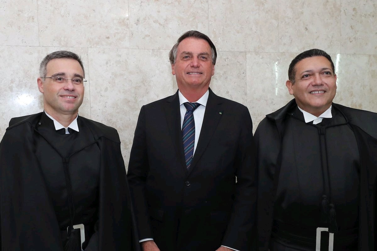 Bolsonaro aposta em mudanças no TSE para reverter inelegibilidade apesar de ‘chances remotas’