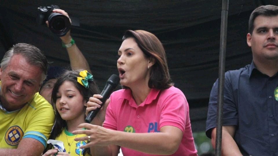 Inacreditável: Michelle Bolsonaro sugere que tentativa de golpe foi armação de Lula